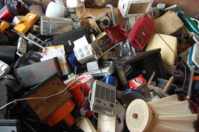 5 Easy Actions You and Your Kids Can Take to Reduce E-Waste