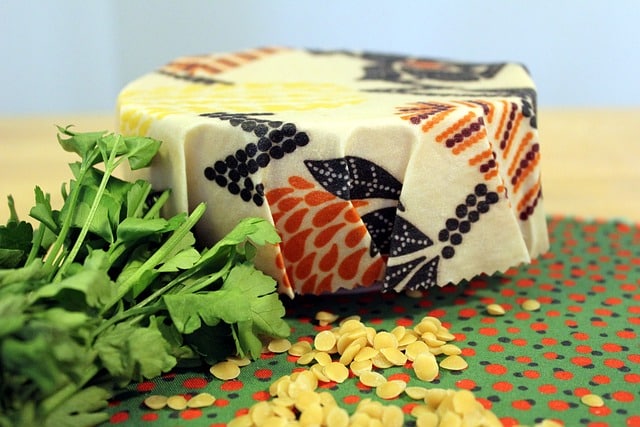 Pine resin substitute for beeswax wraps